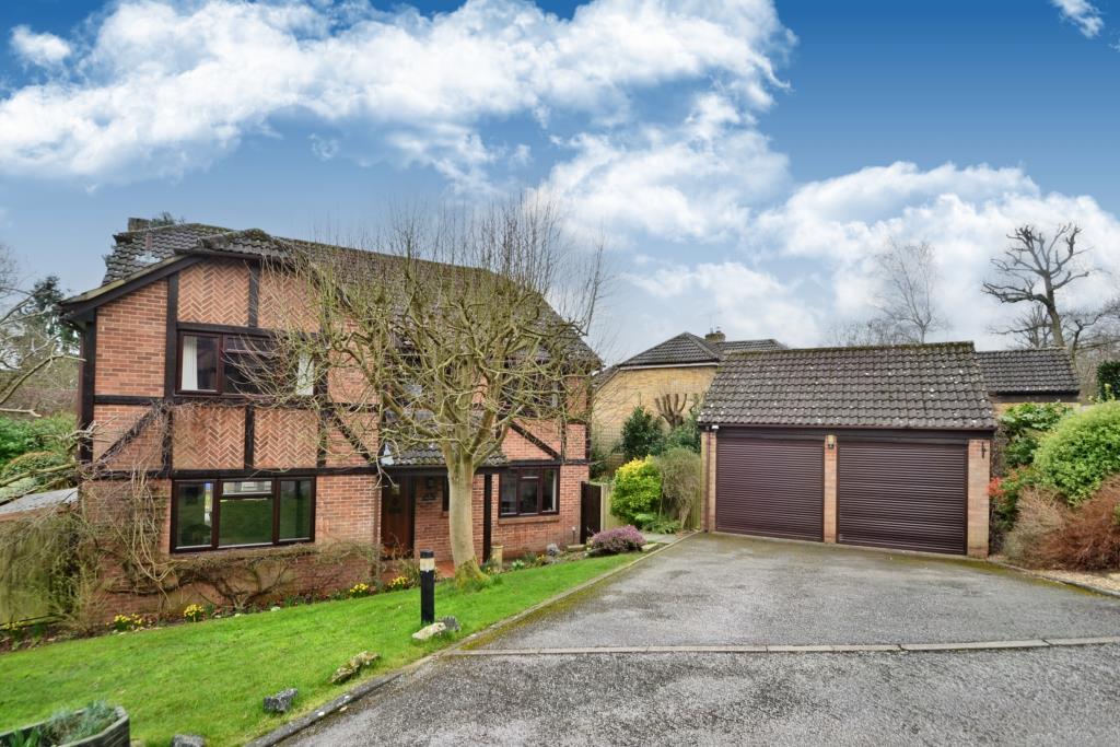 Pine Crest Welwyn